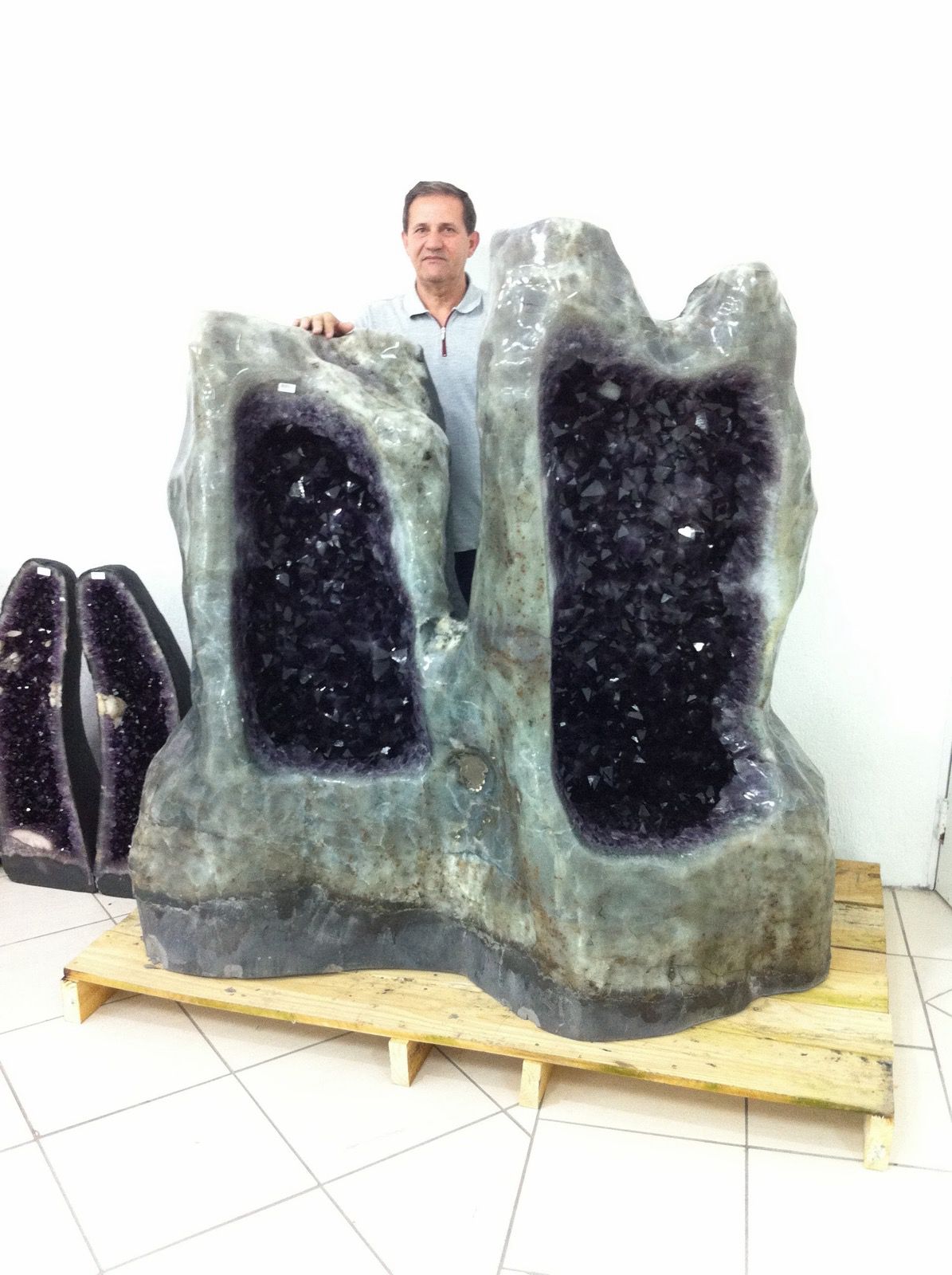 Owner with large formations